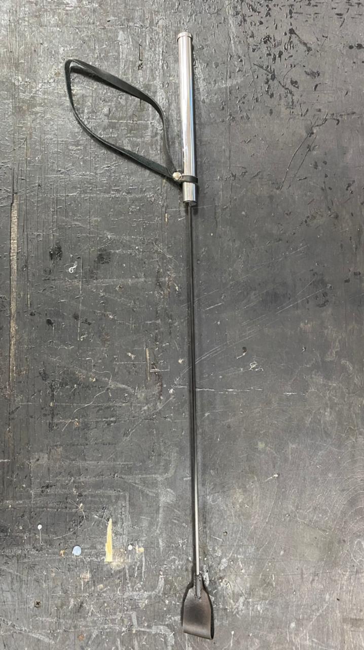 Стек с металлической ручкой, модель 1