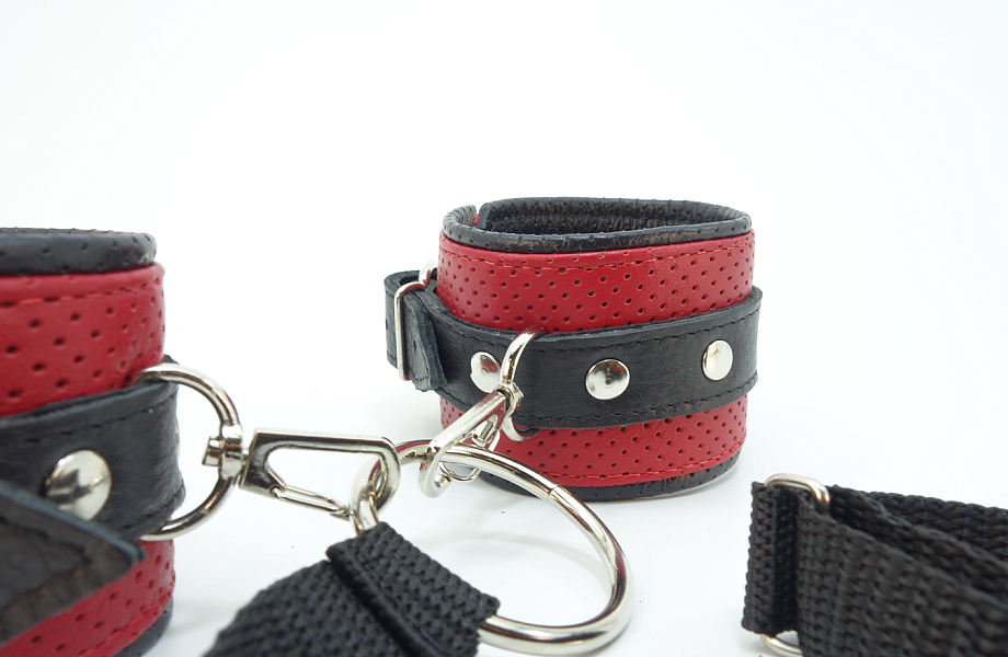 Фиксатор красно-черный