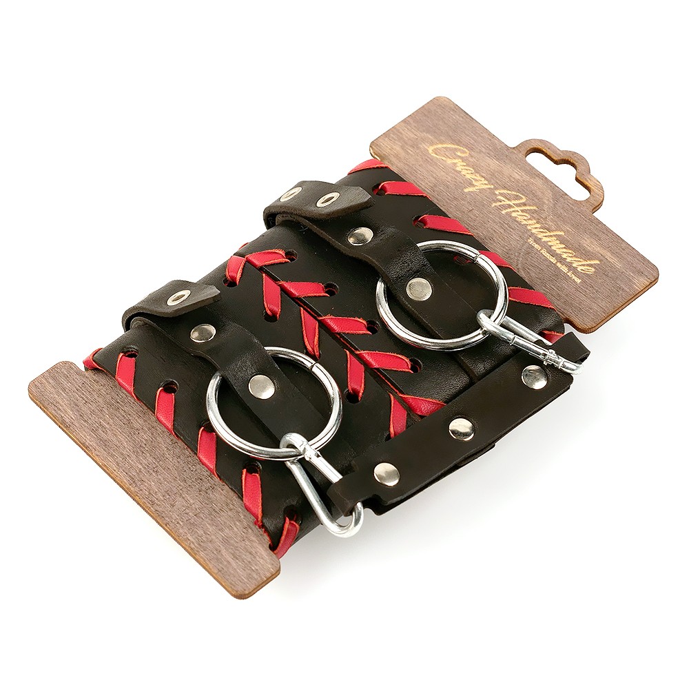 Оковы из натуральной кожи с красной окантовкой
